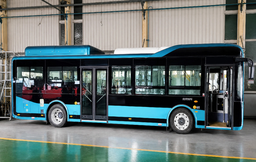 Neueste Unternehmensblogs über EVLINK arbeitet mit CATL und Xiamen King Long an einem 600V 20kW flüssiggekühlten BTMS-Experimentalprojekt